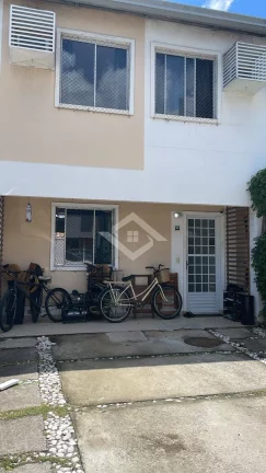 Imagem Casa Duplex 3 Quartos com Suíte em Condomínio Family Club – Vargem Pequena