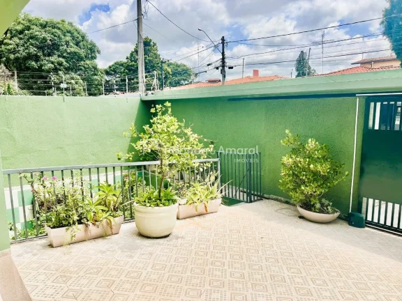 Imagem São 2 casas completas, uma térrea em cima e outra térrea, embaixo, com total privacidade
Tem uma ...