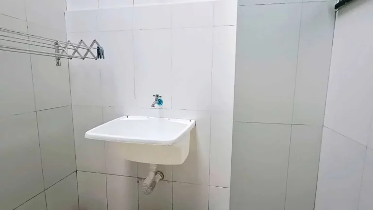 Imagem Casa dividida em 3 apartamentos independes rendendo R$ 8.570,00 de aluguel em Balneário Camboriú/SC