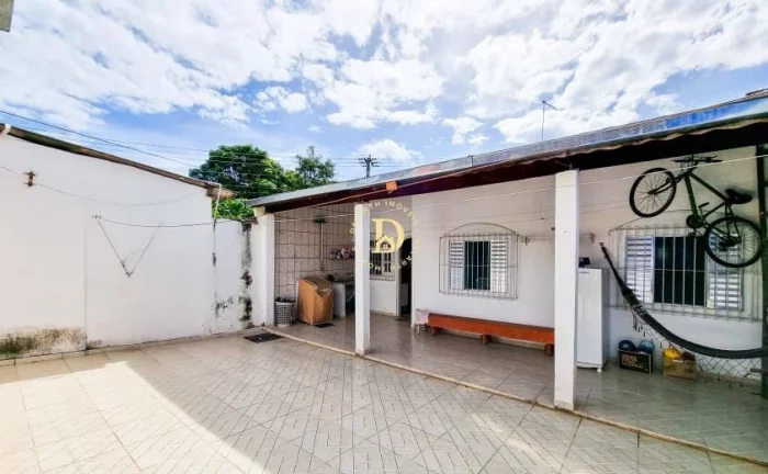 Imagem Casa - Parque Industrial - SJC - 3 Dormitórios - 110m²