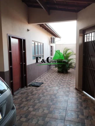 Imagem Casa para Venda em Araras, Jardim Tarumã, 3 dormitórios, 1 suíte, 1 banheiro, 4 vagas