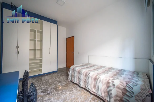 Imagem Casa com 3 dormitórios, sendo 1 suíte para venda - Impecável