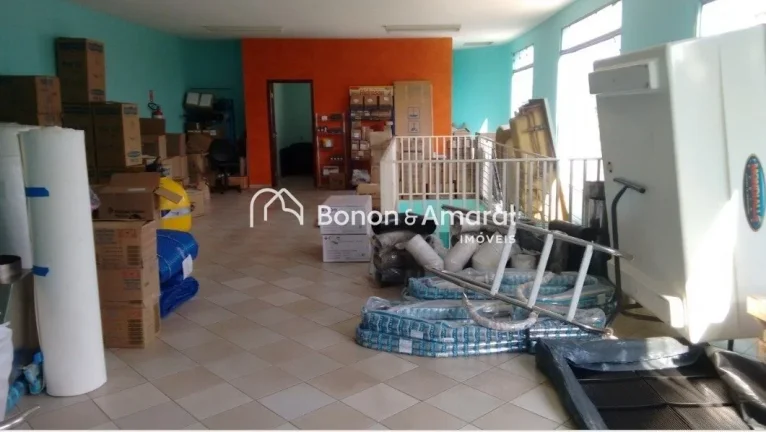 Imagem Excelente oportunidade para seu negócio! Barracão com 250 m², distribuído em dois andares, local...