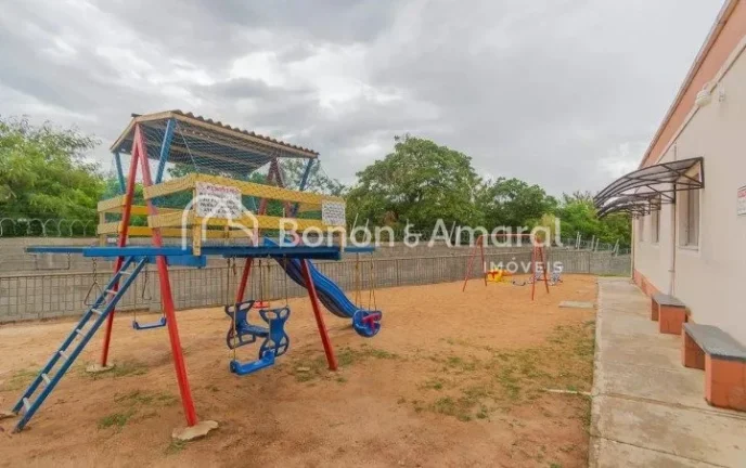 Imagem Características do Imóvel:
2 Dormitórios, sendo um com armário planejado, proporcionando mais pr...