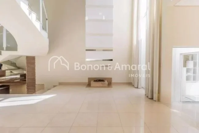 Imagem Esta residência de alto padrão oferece 290 m² de área construída em um terreno de 360 m², unin...