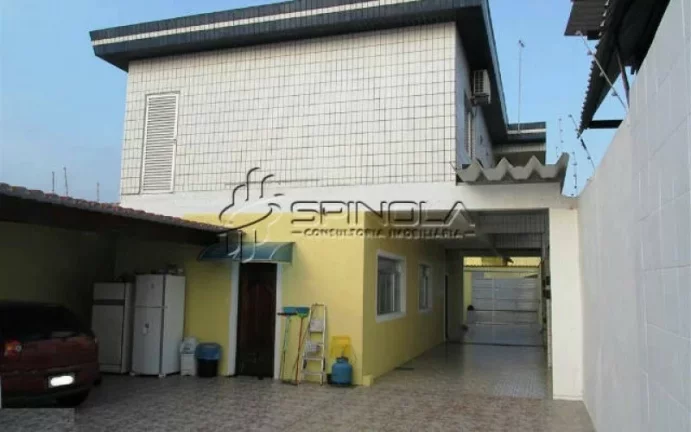 Imagem Casa com 3 dormitórios à venda, 190 m² por R$ 850.000 - Vila Tupi - Praia Grande/SP