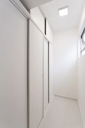 Imagem Apartamento 95M² Reformado, 3Q, 2 Banheiros, 1 Vaga.