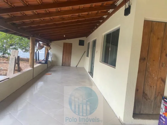 Imagem Sobrado em Condomínio Pontal do Lago, R$ 650.000 em Delfinópolis - MG, 3 dormitórios sendo 1 suíte