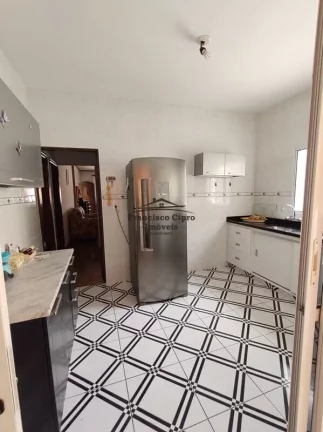 Imagem Casa à venda no bairro Jardim Aeroporto - Guaratinguetá/SP