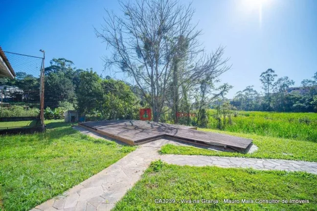 Imagem Casa de Condomínio com 4 Quartos e 3 banheiros à Venda, 329 m²