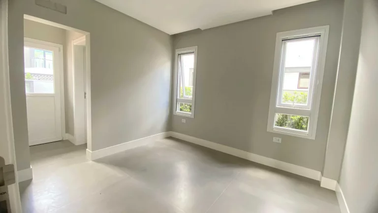 Imagem Casa nova no Condomínio Caledônia com 4 suítes e 4 vagas de garagem em Camboriú SC