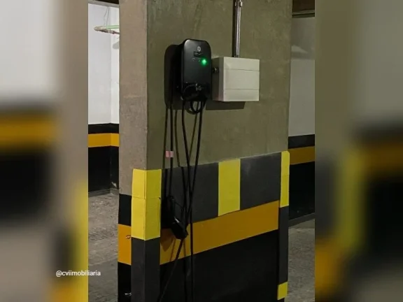 Imagem Excelente apartamento 4 quartos, finamente decorado, com 160mts, em ótima localização!
Ao Lado de...