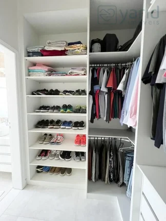Imagem Imperdível oportunidade: Casa à venda em na cidade de - 3 quartos, 1 suíte, 2 salas, 3 banheiros, 4 vagas de garagem, 166m².