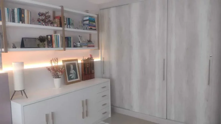 Imagem Apartamento com 3 suítes finamente mobiliado, vista para o mar na Barra Norte