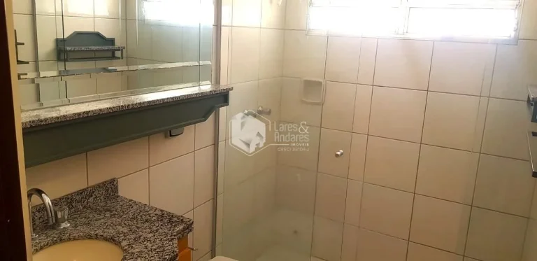 Imagem SOBRADO À VENDA, COM 200M² COM 3 DORMS SENDO 1 SUÍTE COM 2 VAGAS E ARMÁRIOS EMBUTIDOS NA COZINHA - OPORTUNIDADE VILA ROMANA