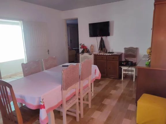 Imagem Terreno com uma casa mista no paranaguamirim