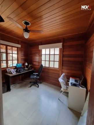Imagem Venha se encantar com esta charmosa casa à venda em Vila Velha! Com estilo fantástico e localizaç...