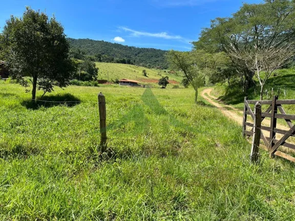 Imagem Sítio à Venda em Piracaia com 62.000m²