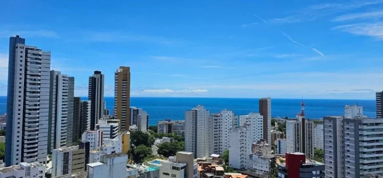 A 5ª Avenida Imóveis selecionou esse belíssimo apt. no Mansão Giovanni Bellini, Jardim Apipema: 3/4, suite + Gabinete 162m² + 3 garagens + Lazer