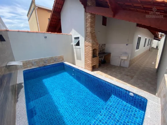 Imagem Casa poucos metros do mar em Mongaguá
