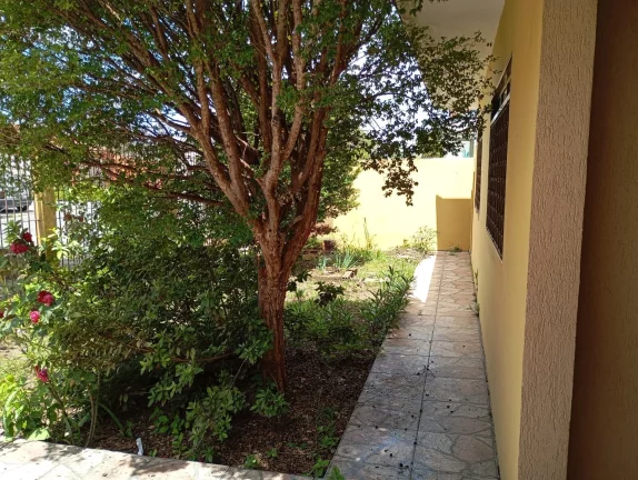 Imagem CASA com 3 dormitórios à venda com 360m² por R$ 750.000,00 no bairro Capão da Imbuia - CURITIBA / PR