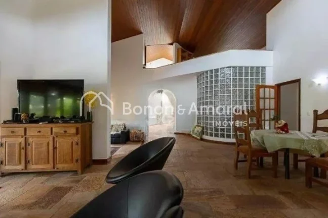 Imagem Excelente casa no Jd. Botânico.
Muito bem localizada.
Térrea, Área construída: 420 m²
- Living ...