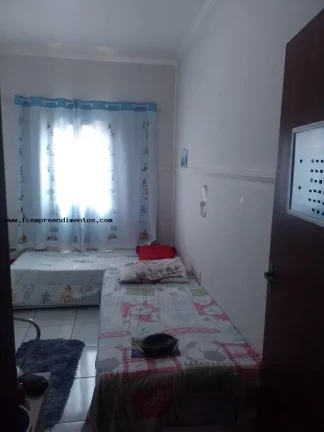 Imagem Casa para Venda em Limeira, Jardim Santa Adélia, 3 dormitórios, 1 suíte, 2 banheiros, 5 vagas