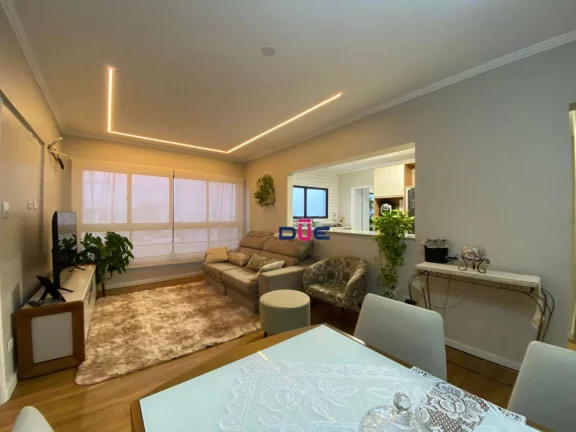 Imagem Amplo apartamento no Embaré com 2 dormitórios, suíte, dependência completa e 1 vaga demarcada