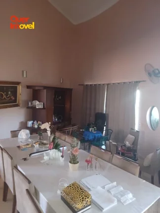 Imagem Impecável casa em condomínio à venda em Ribeirão Preto-SP, no Royal Park, com 3 suítes, 3 vagas e 480m². Venha conhecer!