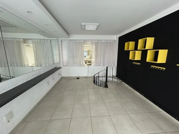 Imagem Salão Comercial de Alto Padrão para Locação na Vila Hortência, Sorocaba-SP: 5 Salas, 2 Banheiros, 150m² de Área.