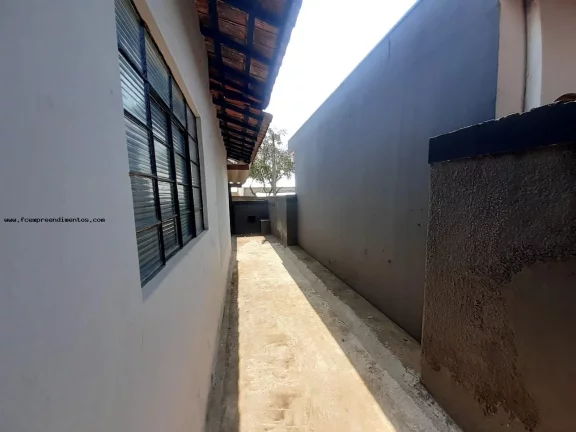 Imagem Casa Geminada para Venda em Limeira, Jardim Brasil, 2 dormitórios, 1 banheiro, 1 vaga