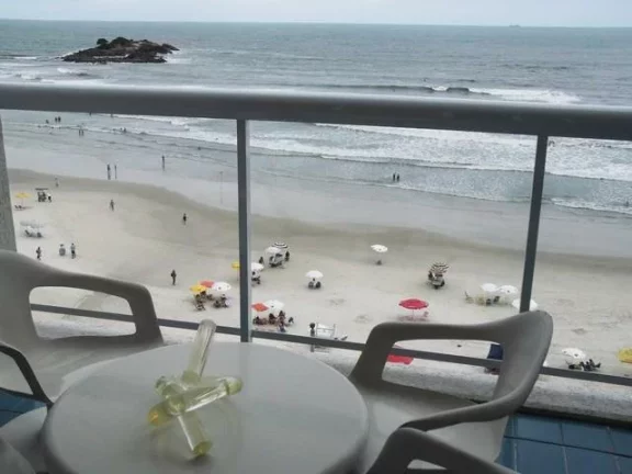Imagem Praia de Pitangueiras, Frente total para o Mar, Garagem no Prédio, Alto Padrão, Ótimo Lazer, Centrinho a 1 Quadra do Shopping !!