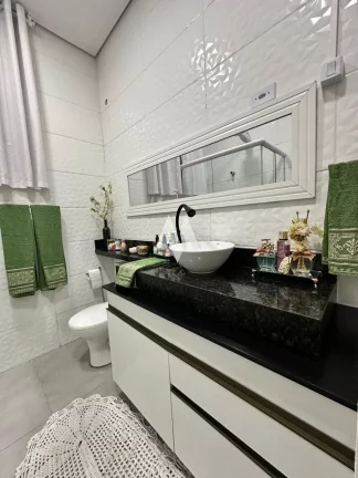 Imagem Casa bem localizada á venda em Santos