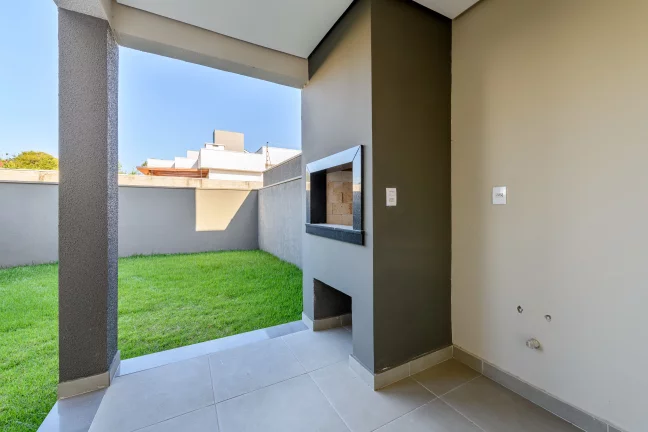 Imagem Sobrado de 3 quartos sendo 1 suíte com acabamento de alto padrão e localização Excelente