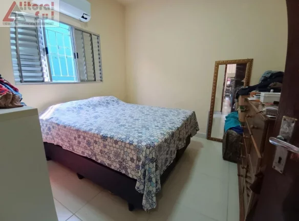 Imagem Casa à venda em Praia Grande-SP 2 dorms mais Edícula com Suíte