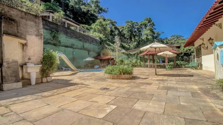 Imagem Casa para Venda em Teresópolis / RJ no bairro Quinta da Barra