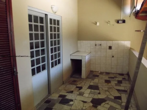 Imagem Casa para Venda em Limeira, Parque Residencial ANAVEC, 3 dormitórios, 1 suíte, 3 banheiros, 5 vagas