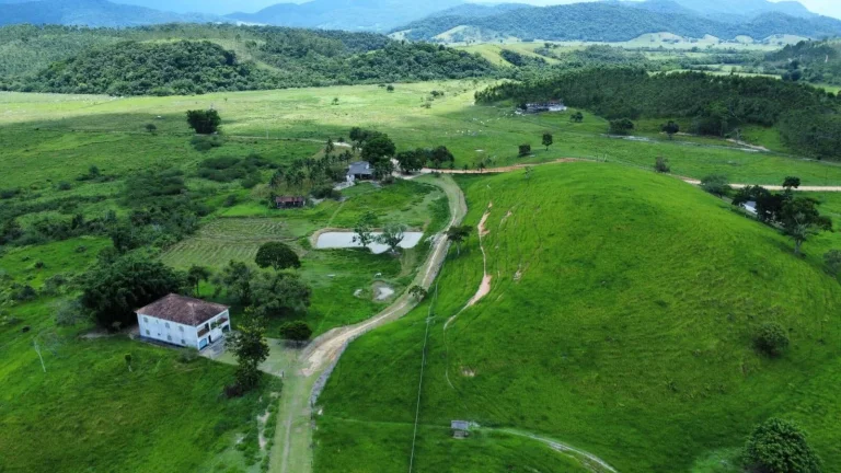 Imagem VENDO FAZENDA COM 30 ALQUEIRES EM SILVA JARDIM, AGUA POR GRAVIDADE