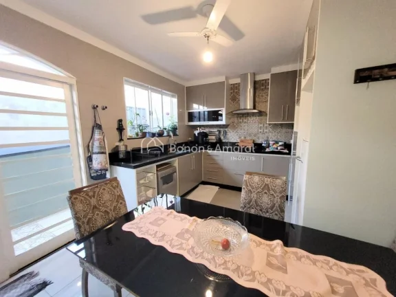 Imagem Casa térrea em Condomínio na cidade de Valinhos/SP, Com 3 dormitórios - sendo 1 suíte, armários...
