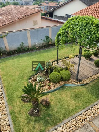 Imagem Casa com excelente terreno à venda em bairro residencial