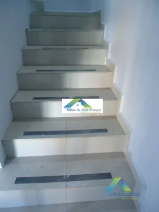 Imagem Sobrado comercial com 11 salas, 2 elevadores, cozinha , 6 banheiros, 2 vagas de garagem, portão eletrônico, sistema verisure e câmeras instalado.
