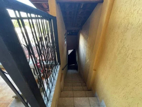 Imagem SOBRADO ESPAÇOSO NO PARQUE DOS PINHAIS