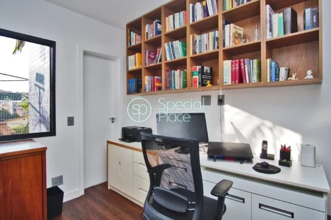 Imagem Ótimo apartamento à venda no Morumbi - Área: 138,14m² - Living com varanda na copa das árvores ...