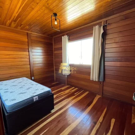 Imagem Esta é a oportunidade que você estava esperando! Uma casa ampla e espaçosa, perfeita para acomodar toda a sua família e amigos.