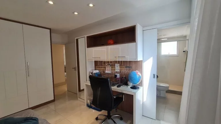 Imagem Apartamento com 4 quartos duas suítes ao lado do Extraplus e a 50 metros do mar