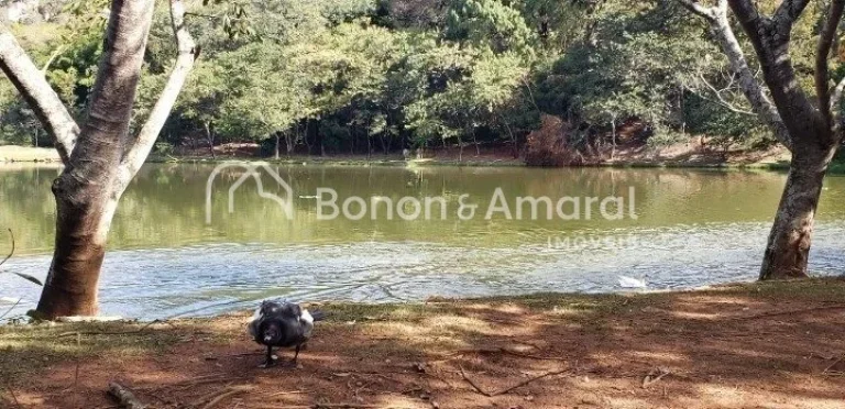Imagem Casa com vista privilegiada, com 3 quartos, sendo 2 suítes com varanda, banheiros com blindex, sót...