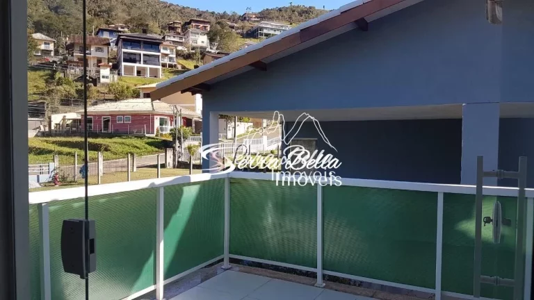 Imagem Casa com 4 dormitórios à venda, 200 m² por R$ 790.000,00 - Albuquerque - Teresópolis/RJ