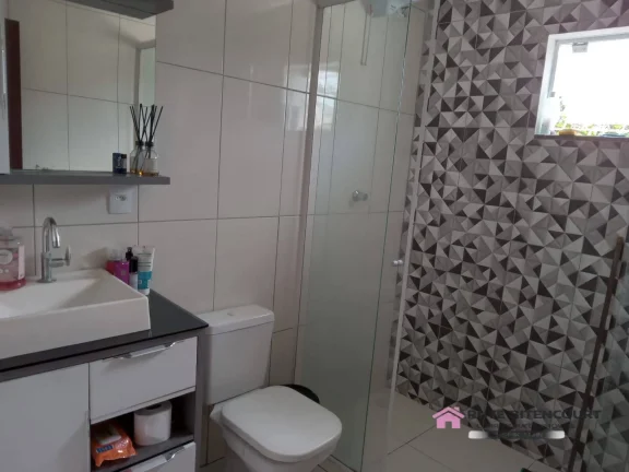Imagem Excelente Casa com Piscina - Salinas- Balneário Barra do Sul - SC