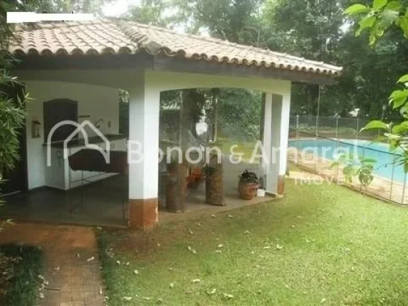 Imagem Excelente imóvel, alto padrão, com sólida construção, executada com materiais de primeira linha...