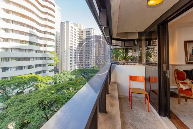 Imagem Oportunidade única em Moema: Apartamento de alto padrão com 4 quartos, 3 suítes e 155m² - São Paulo-SP